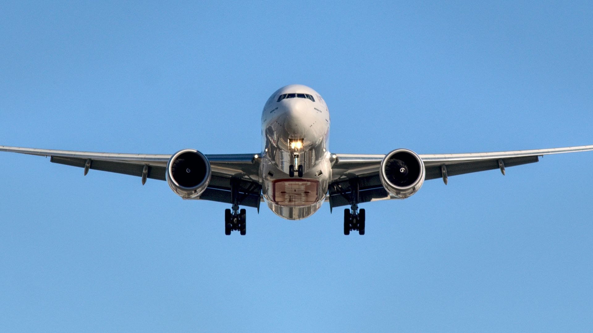 20 Worst Plane Rides To Ever Occur In History - RoughMaps