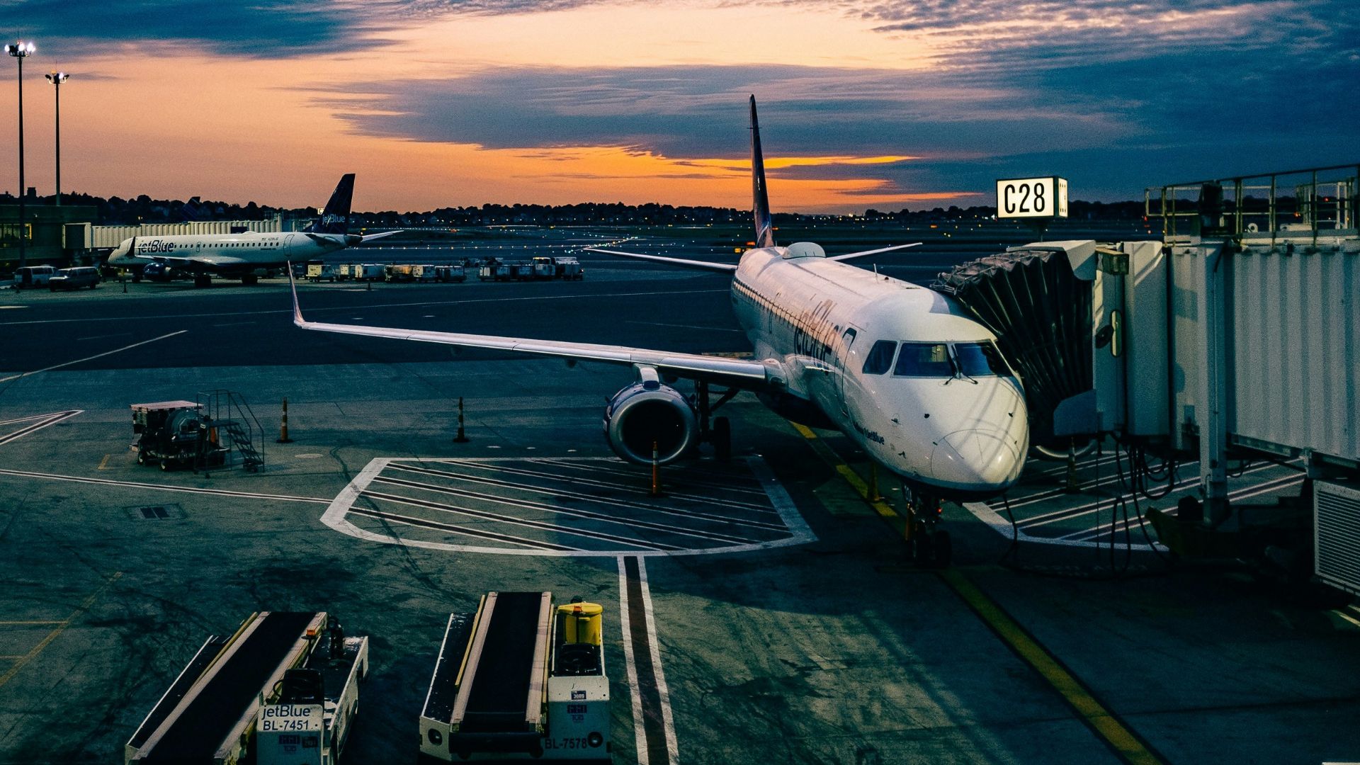 20 Worst Plane Rides To Ever Occur In History - RoughMaps