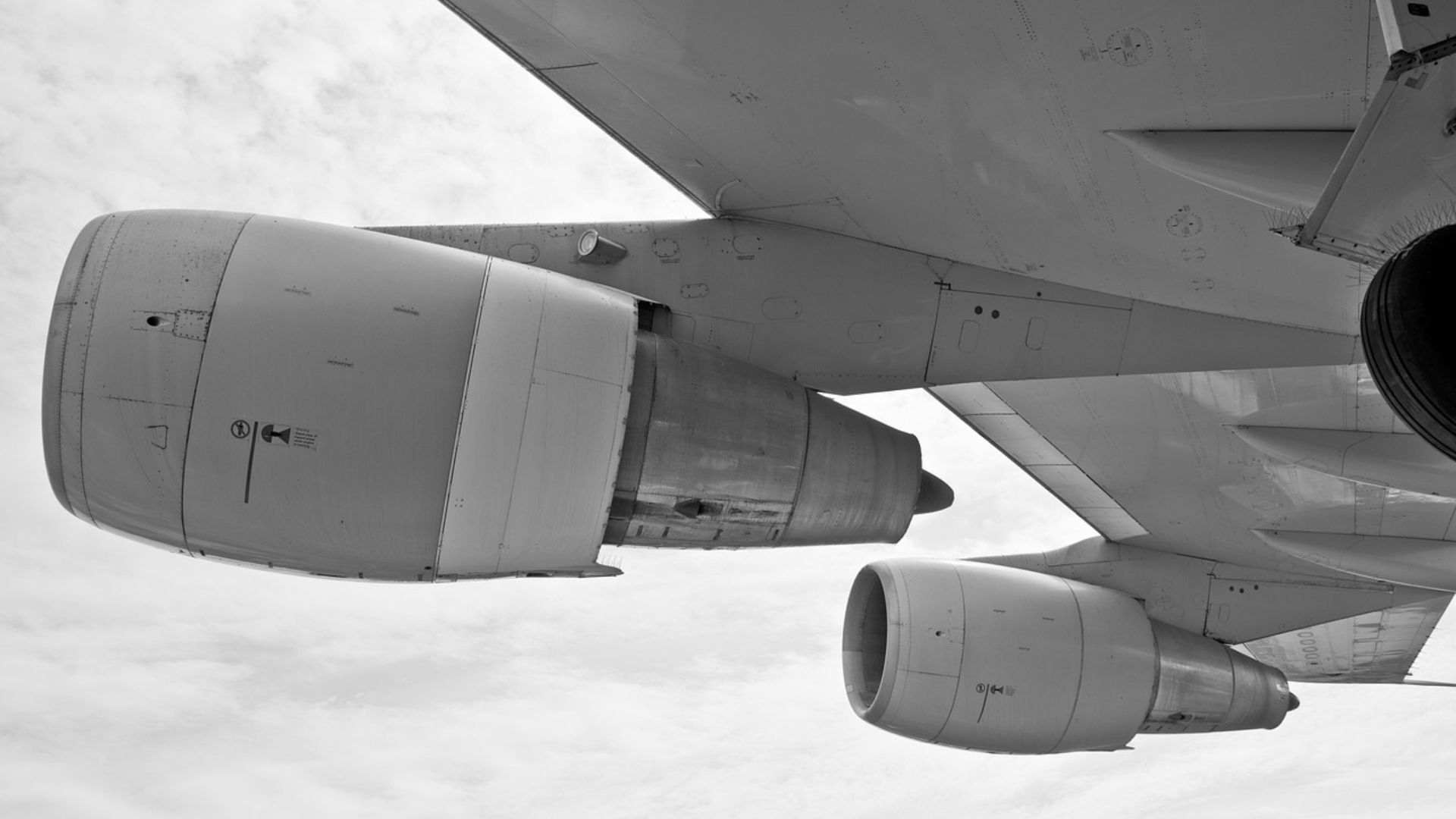 20 Worst Plane Rides To Ever Occur In History - RoughMaps