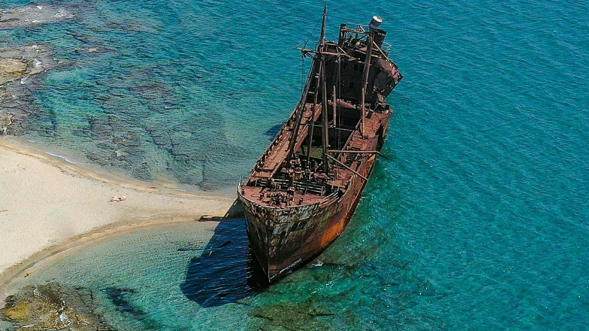 brown wooden ship