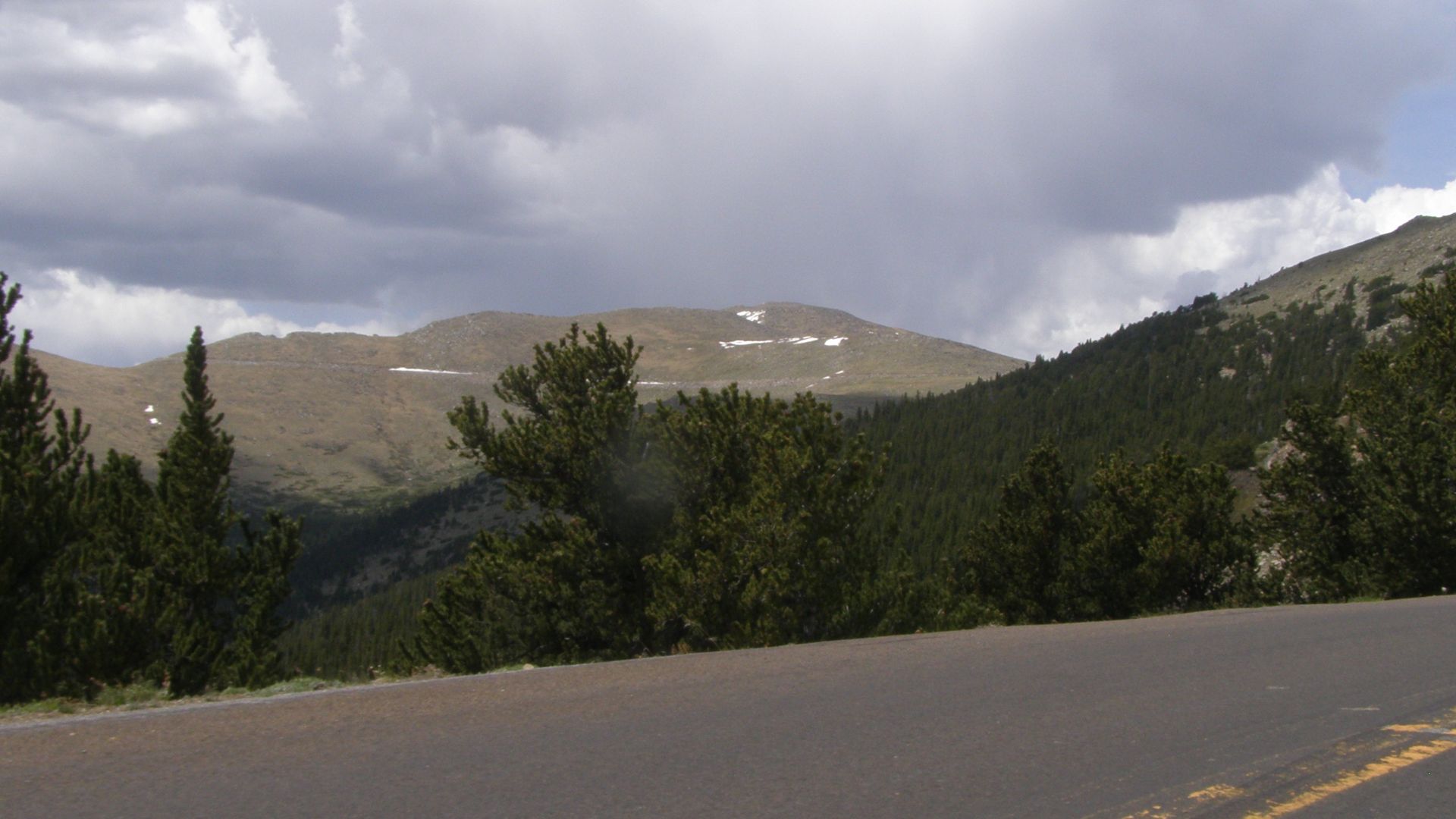 File:Mt Evans Road P6040208.jpg