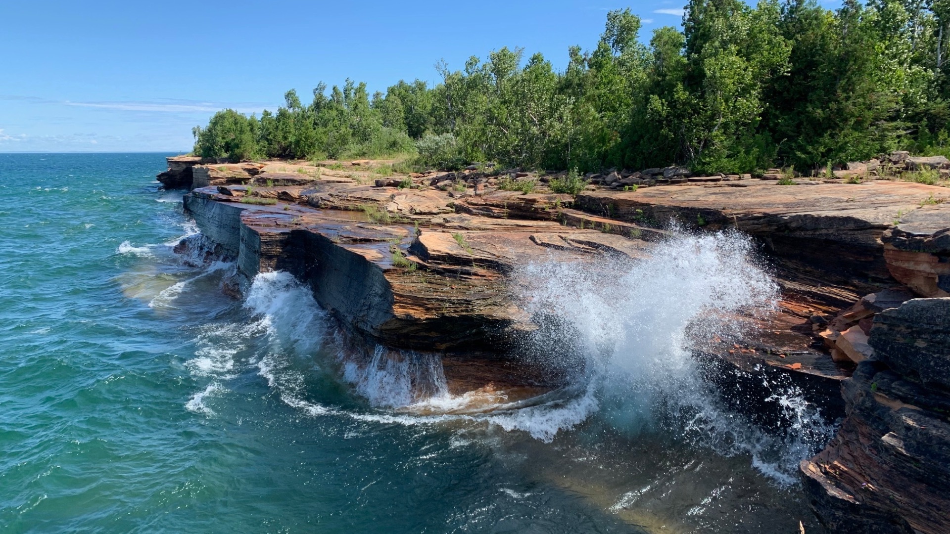 File:Big waves on Devils Island shoreline (e99f5cd1-548c-439d-962d-0c03204c2bf8).jpg