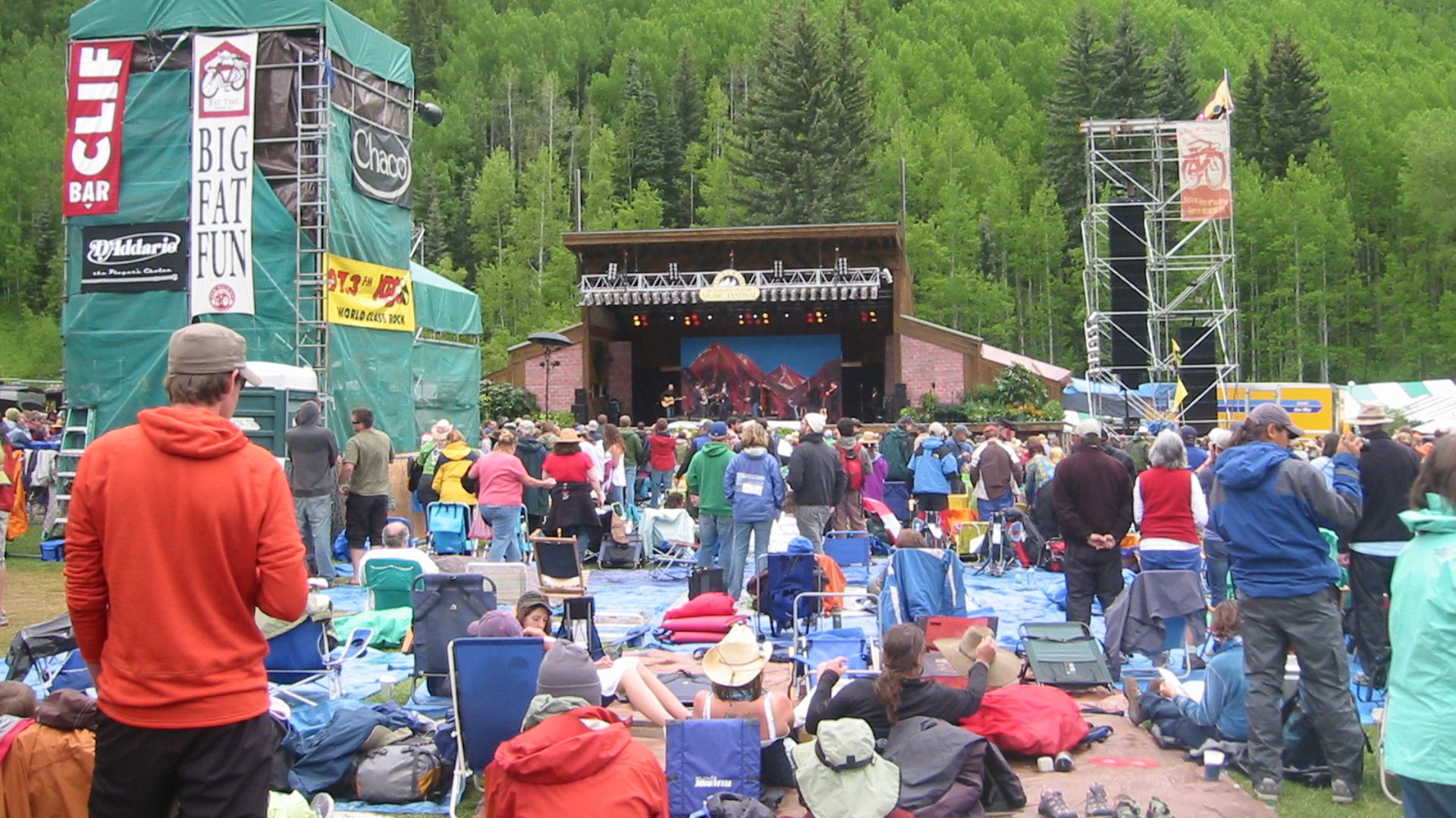File:Telluride BLuegrass 2009 - main stage.jpg