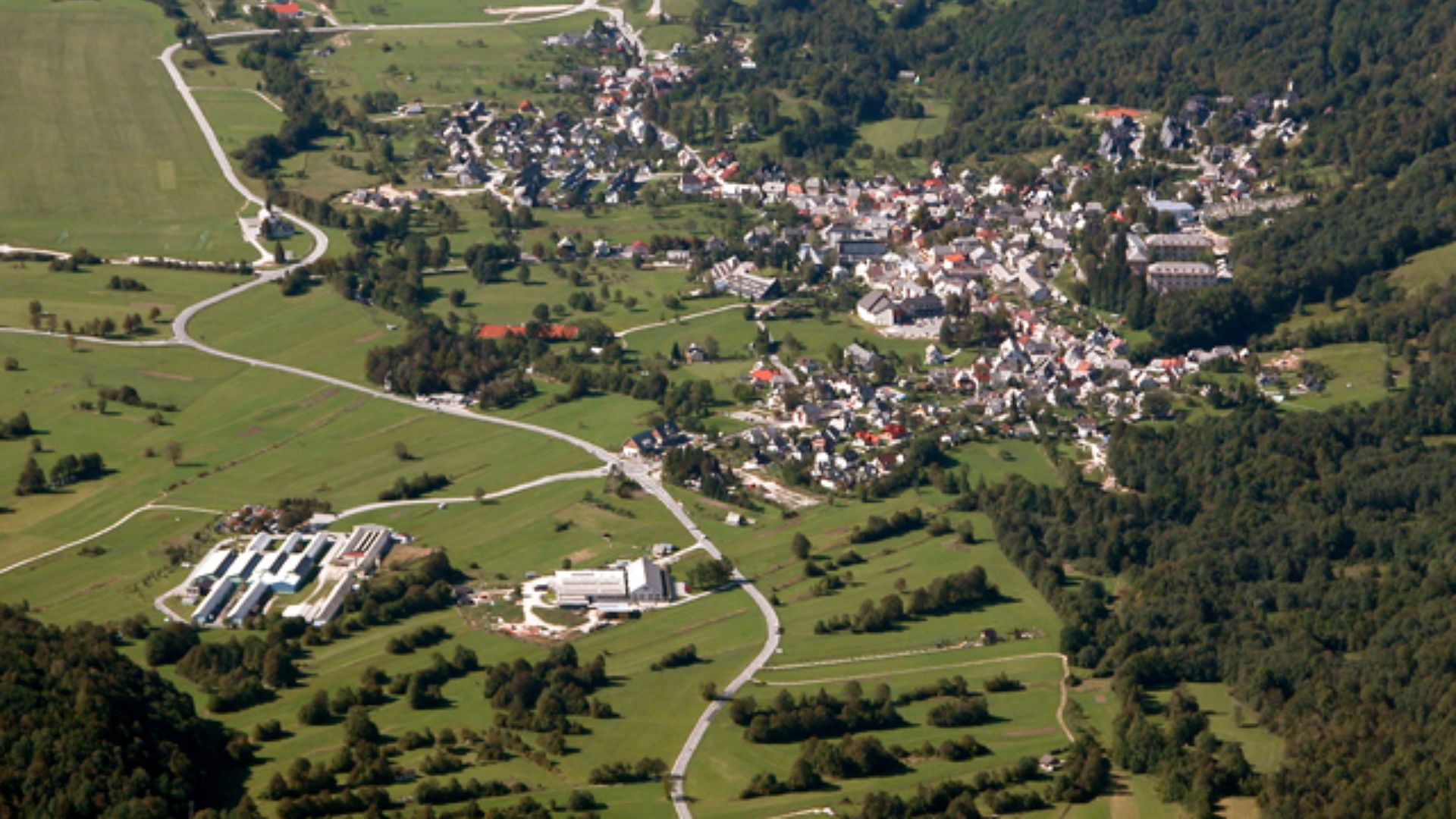 File:Bovec aerial view.jpg
