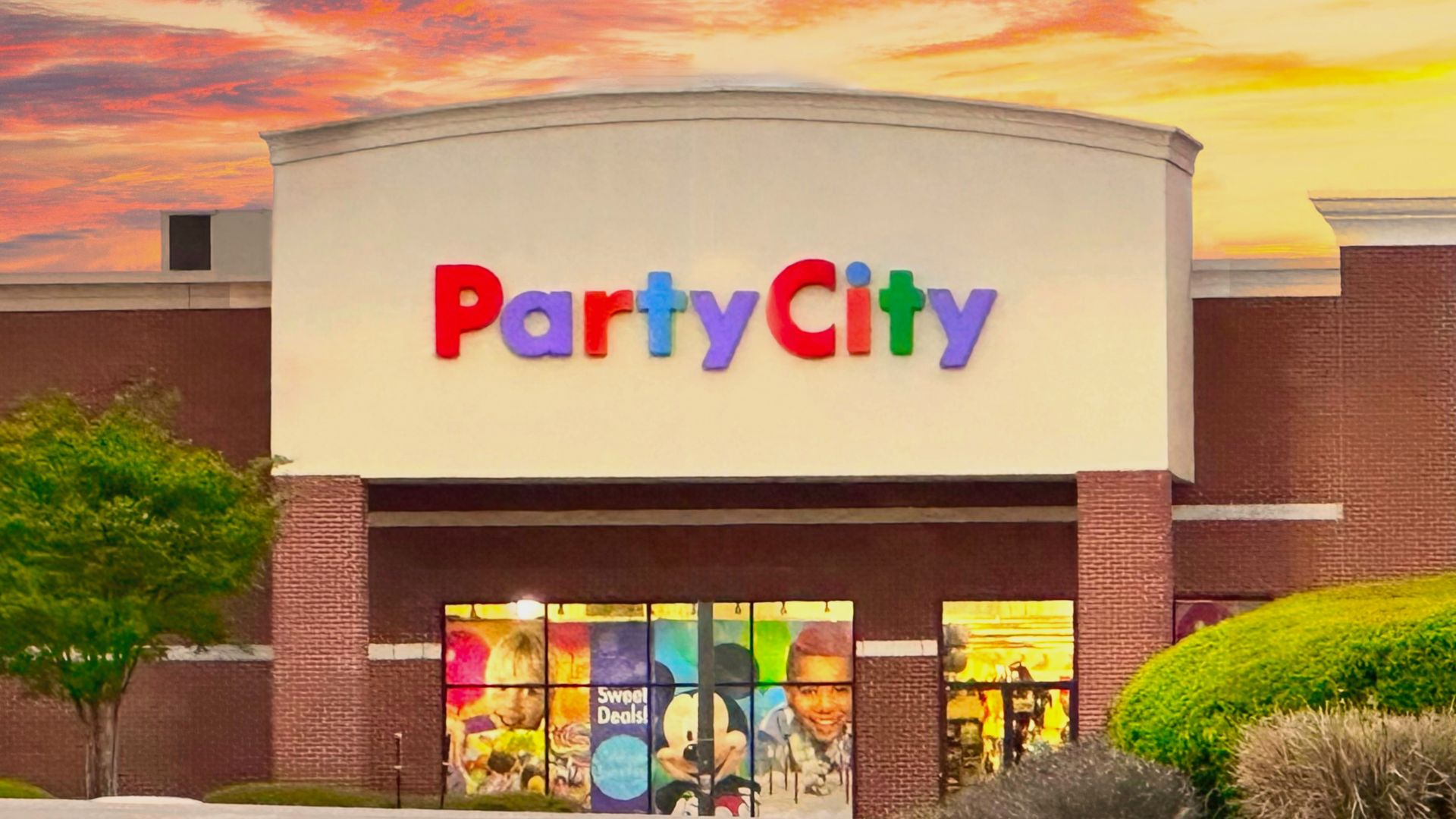 File:A Party City store in Chattanooga, Tennessee.jpg