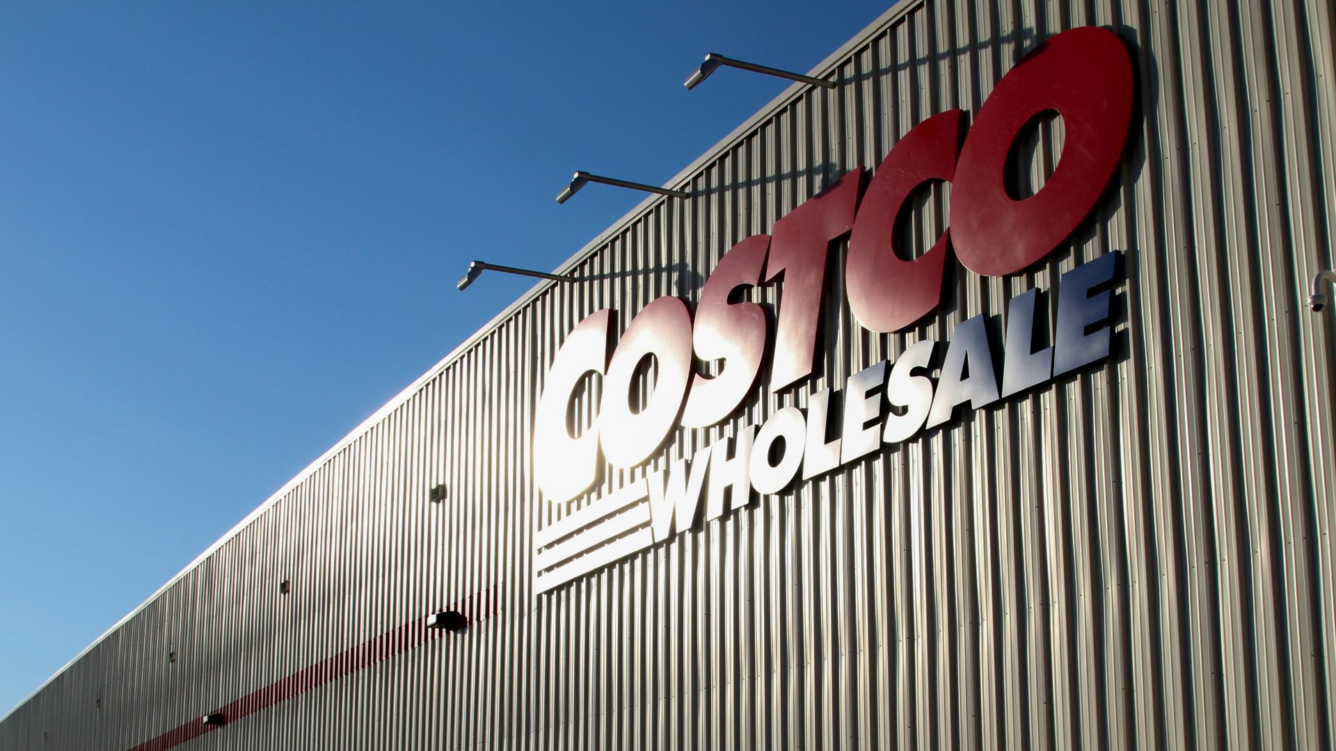 a building that has a sign on the side of it