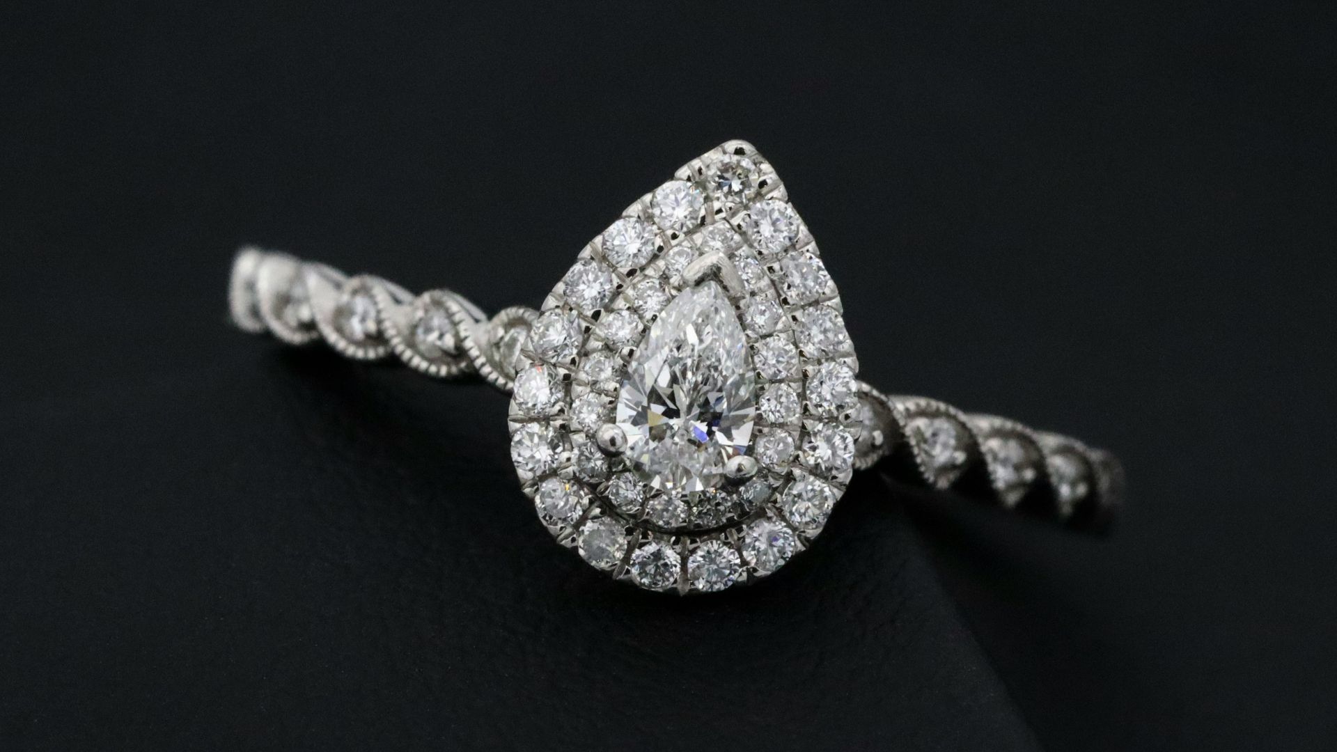 silver diamond studded heart pendant