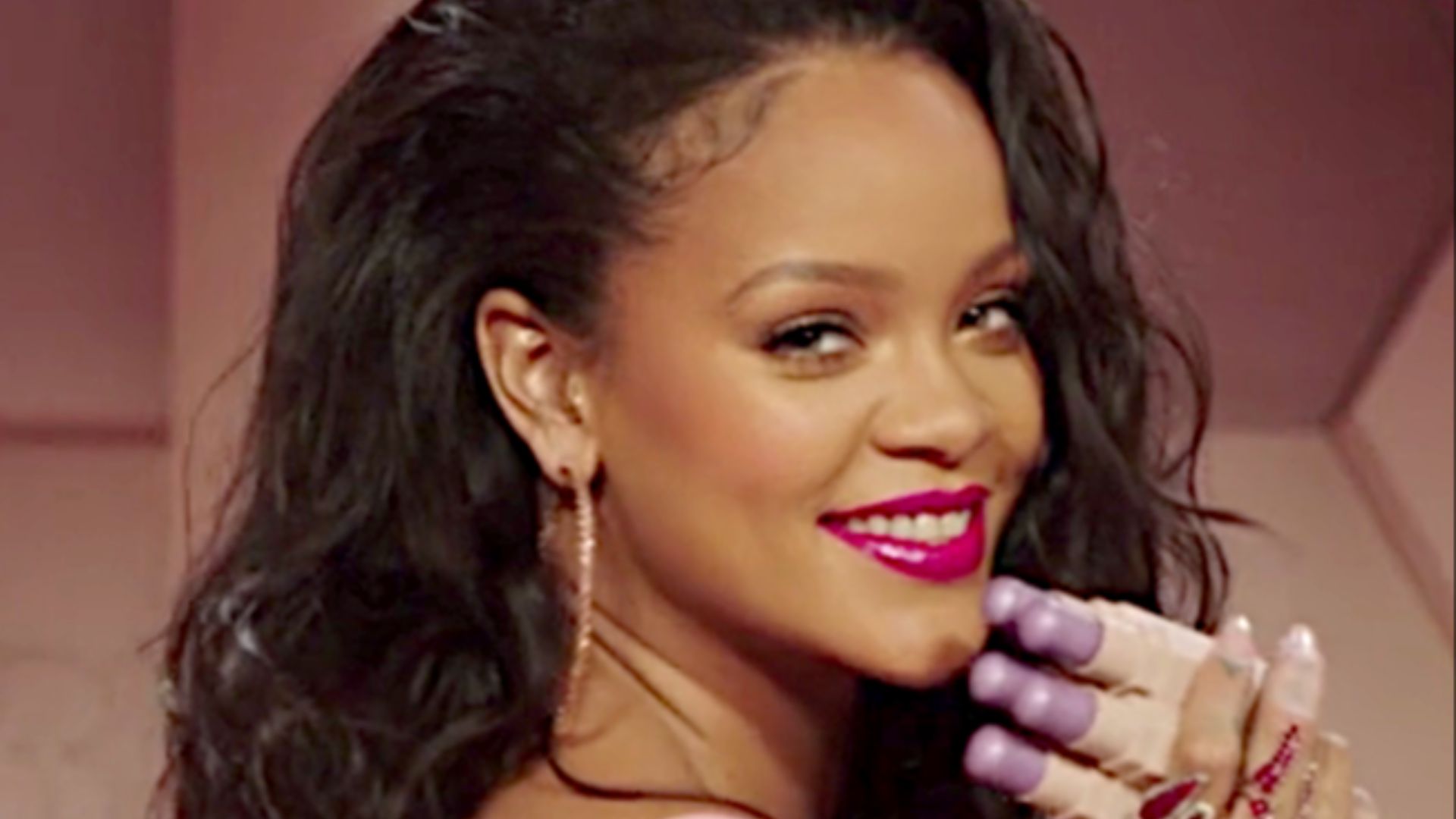 File:Rihanna Fenty 2018.png