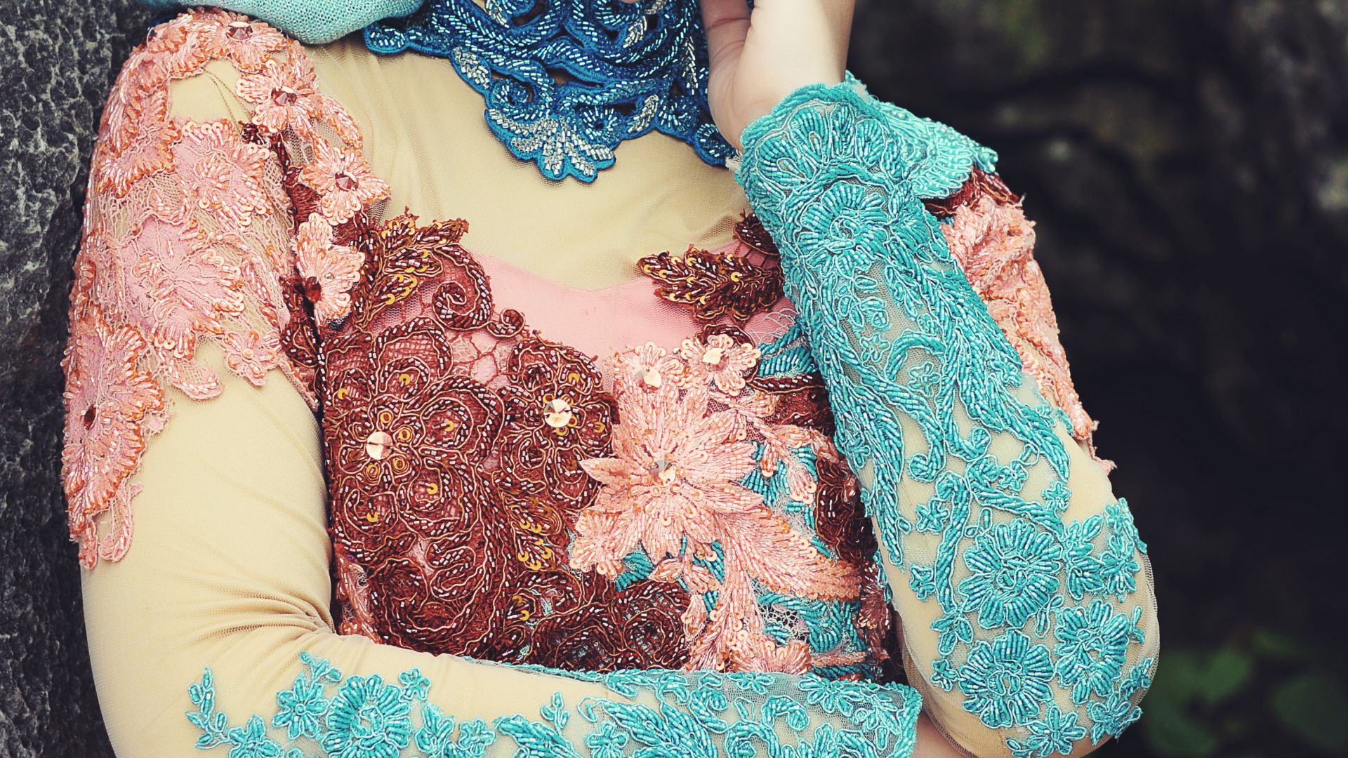 File:Kebaya Nusantara.jpg