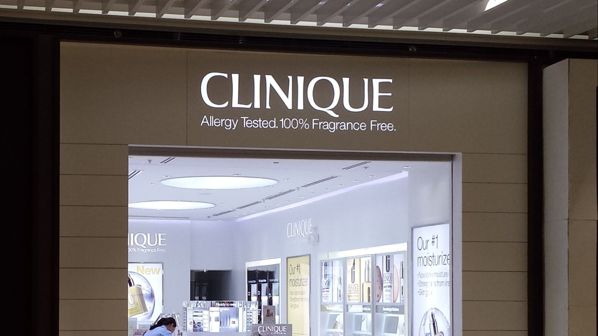 File:Clinique in SM Aura, BGC.jpg