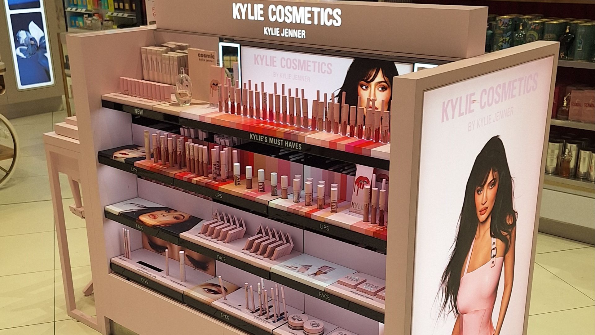 File:Kylie Cosmetics Melbourne Airport Duty Free 2024.jpg
