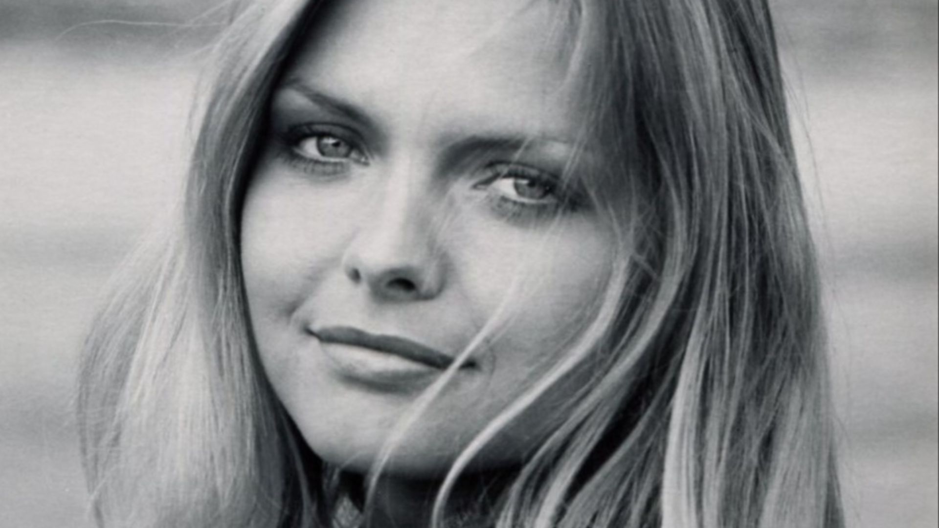 File:Michelle Pfeiffer - Studio Portrait (1979).jpg
