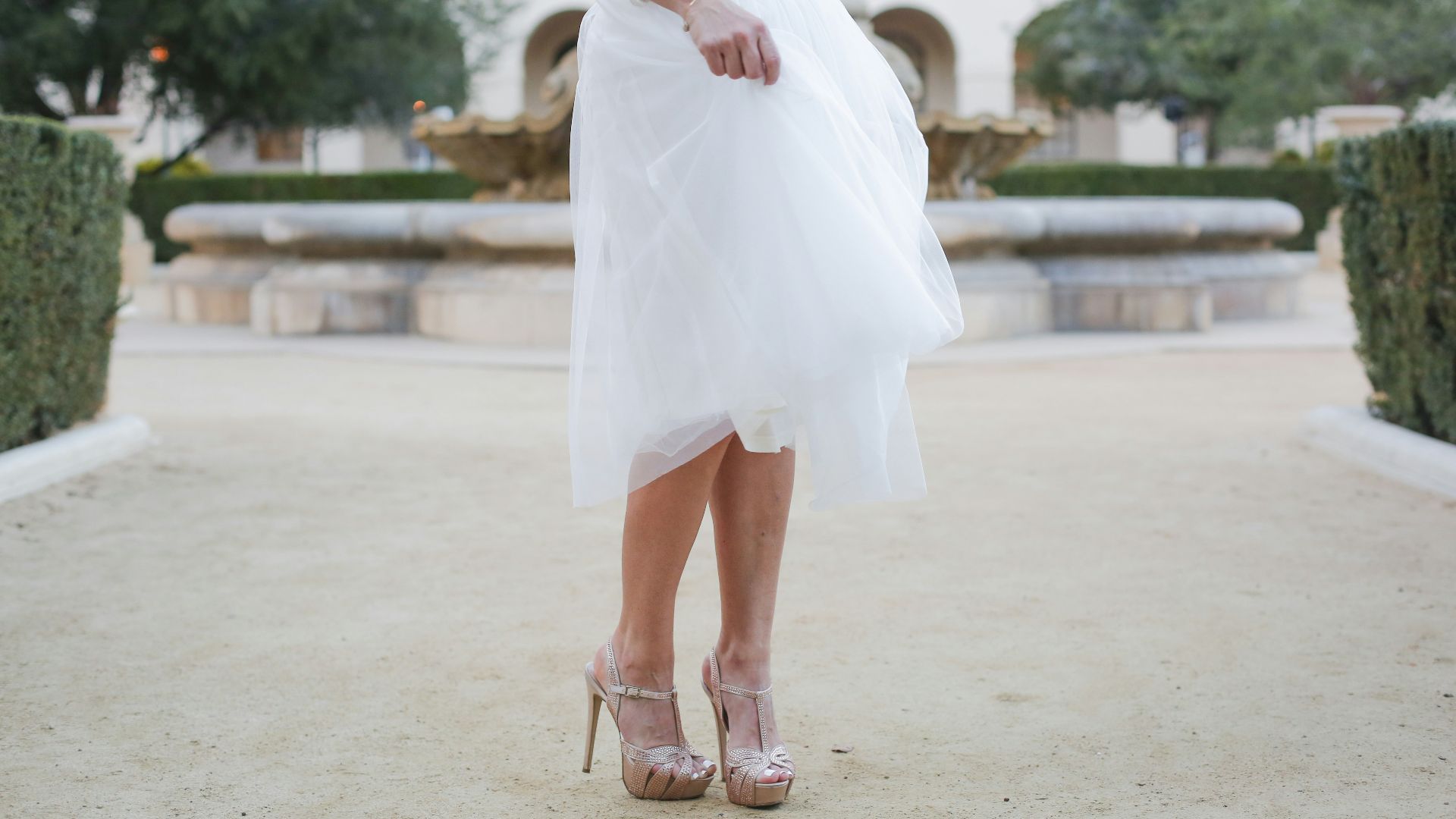 woman wearing white skirt