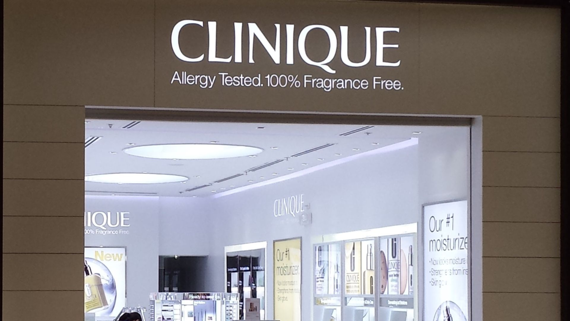 File:Clinique in SM Aura, BGC.jpg