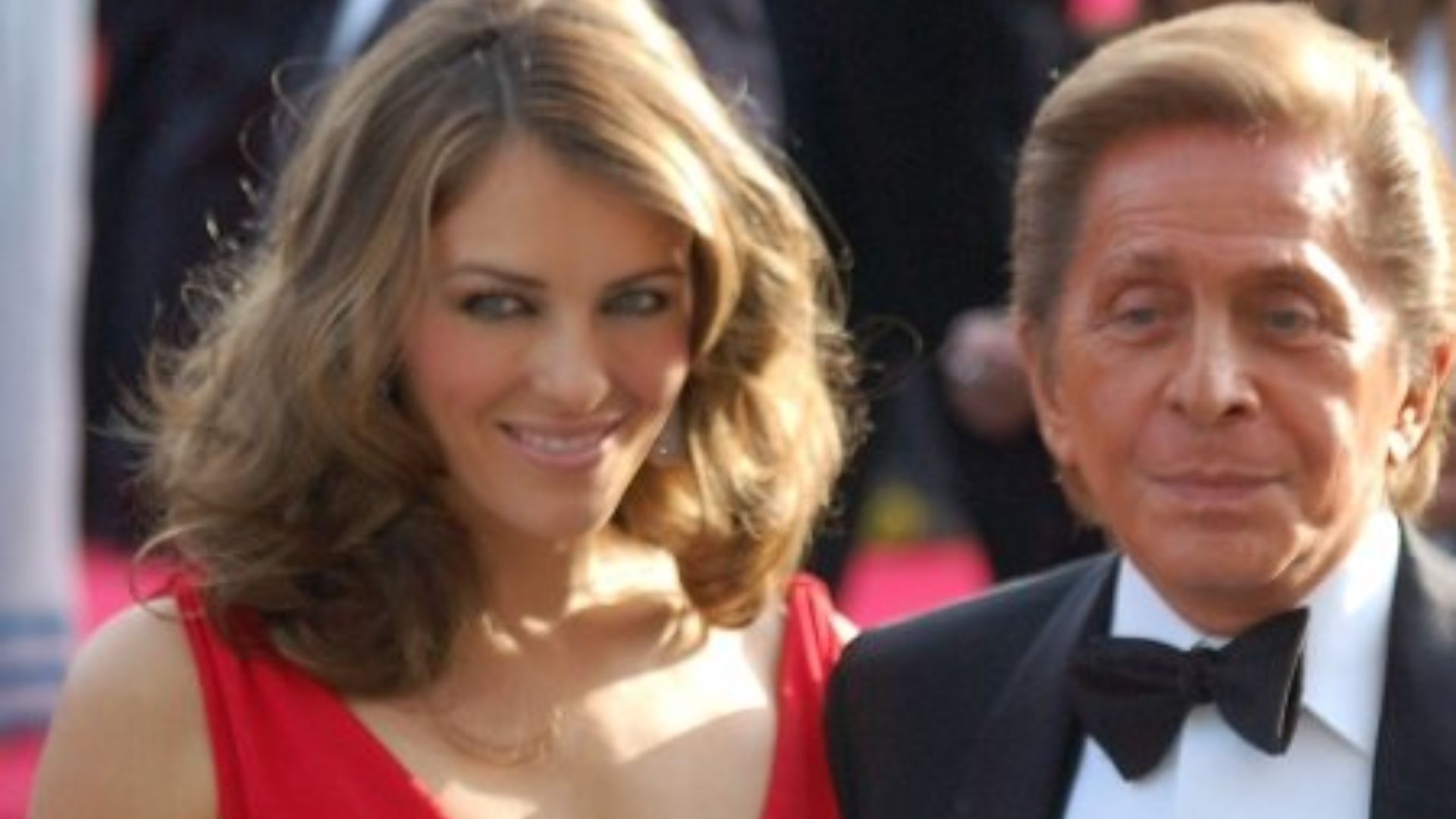 File:Valentino Liz Hurley Cannes.jpg