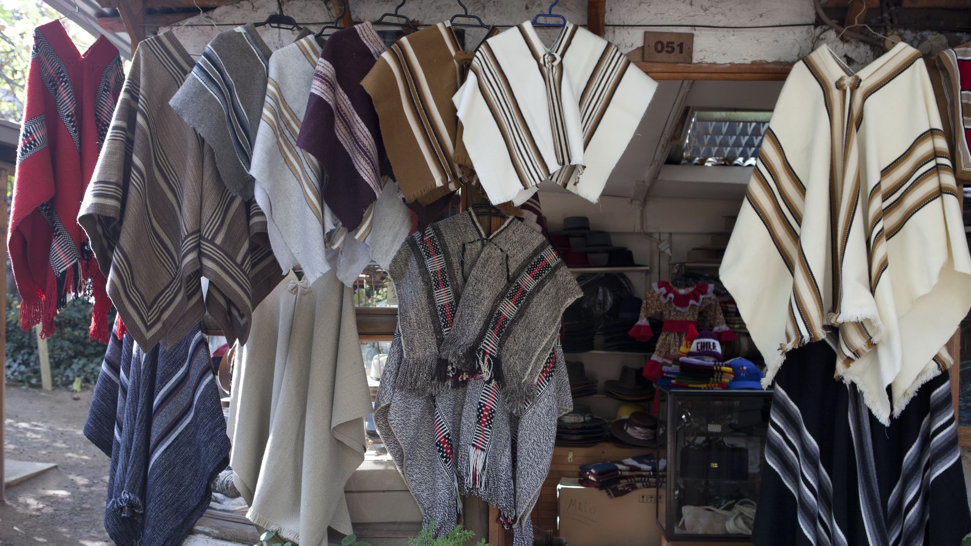 File:Poncho stall in Santiago.jpg
