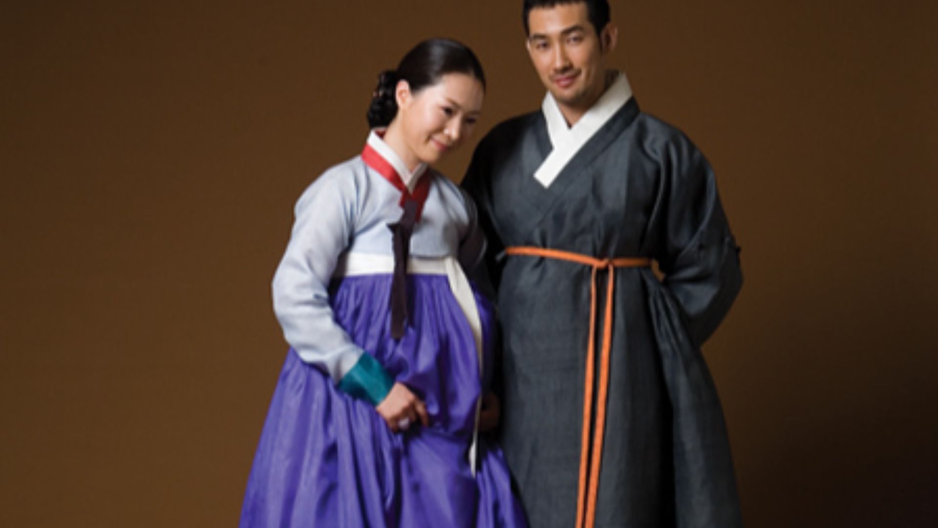 File:Hanbok (female and male).jpg