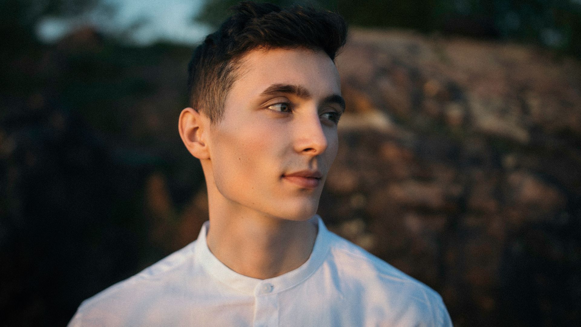 man wearing white shirt