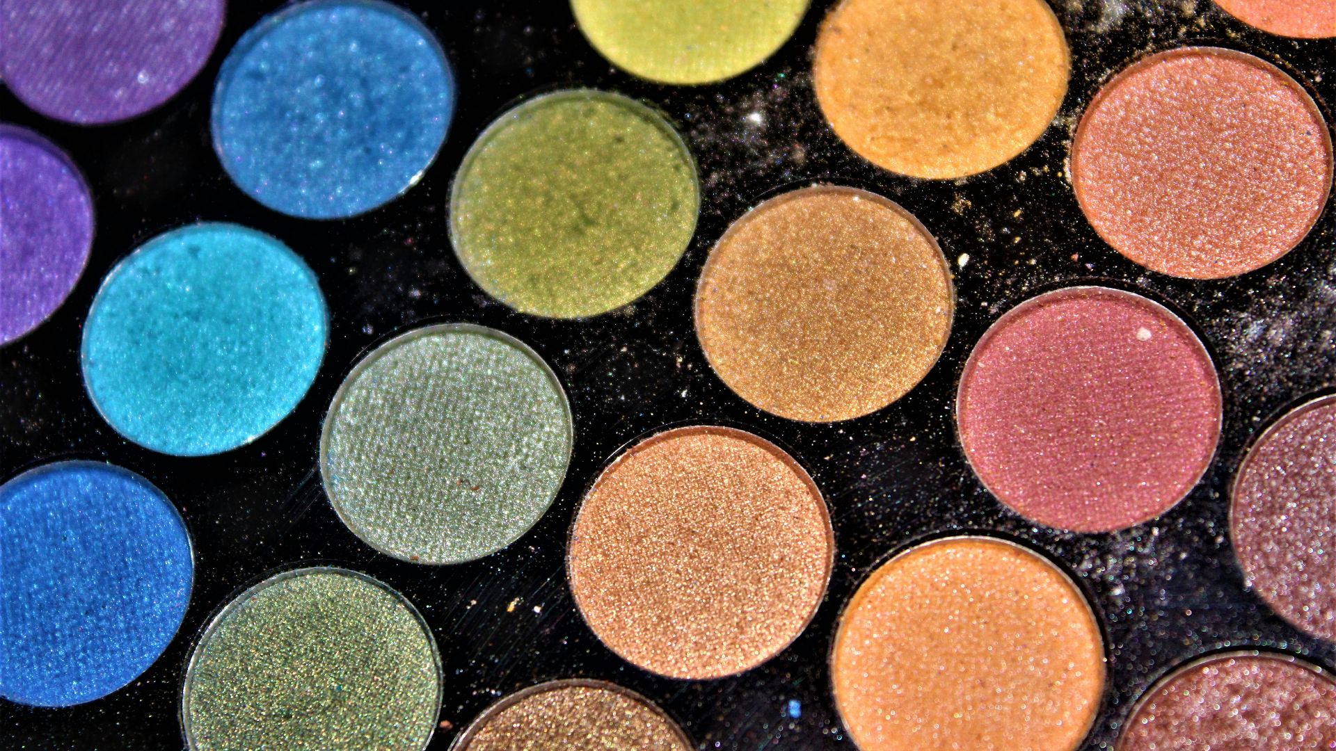 macro photograph of eyeshadow palette