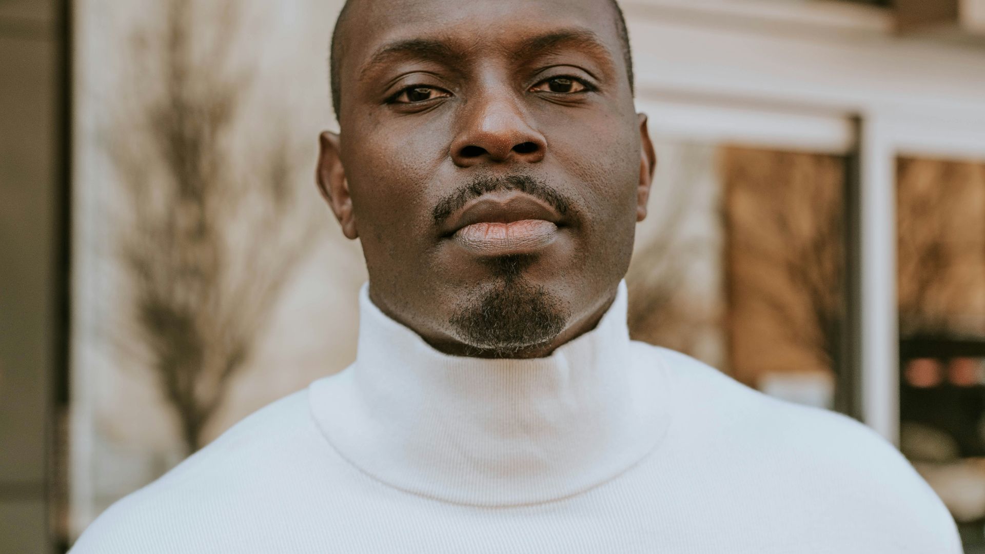 man in white crew neck shirt