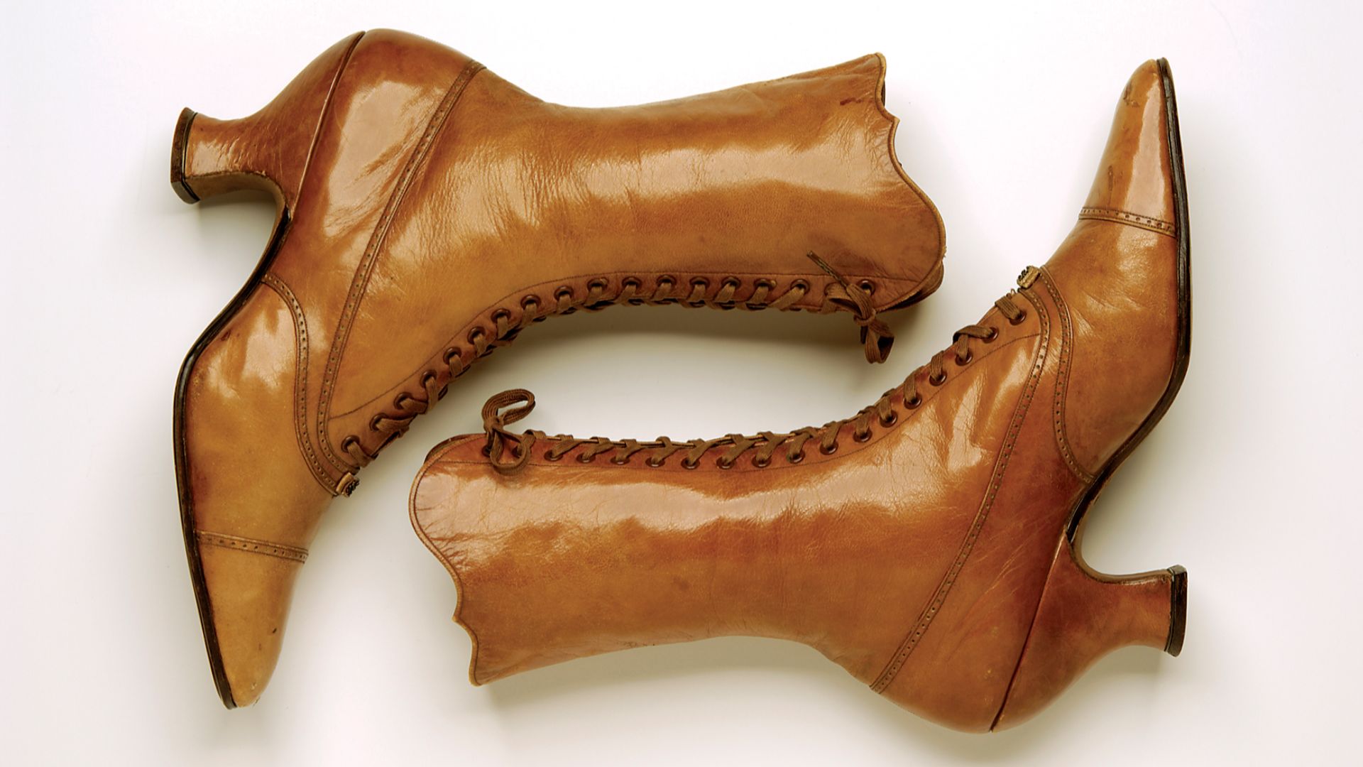 File:1900 - VICTORIAN-BOOTS.jpg