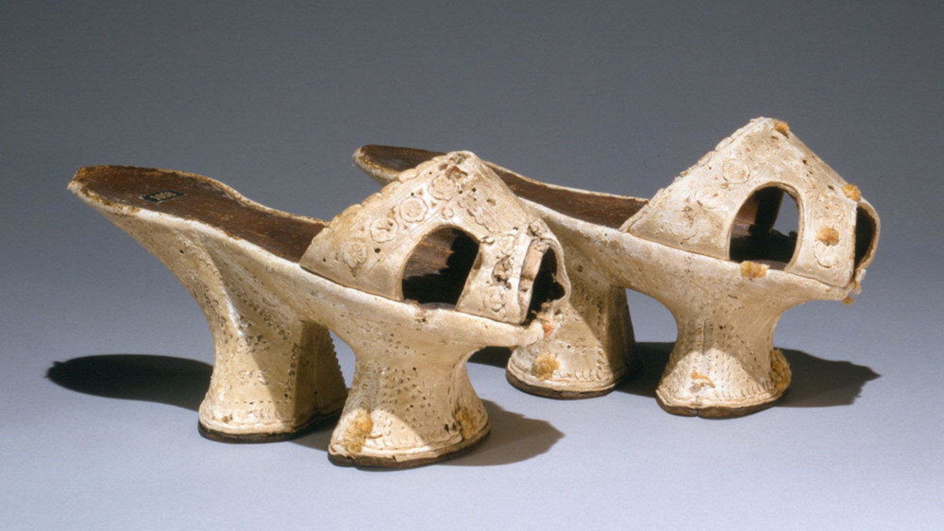 File:Chopines MET 1973.114.4abT.jpg