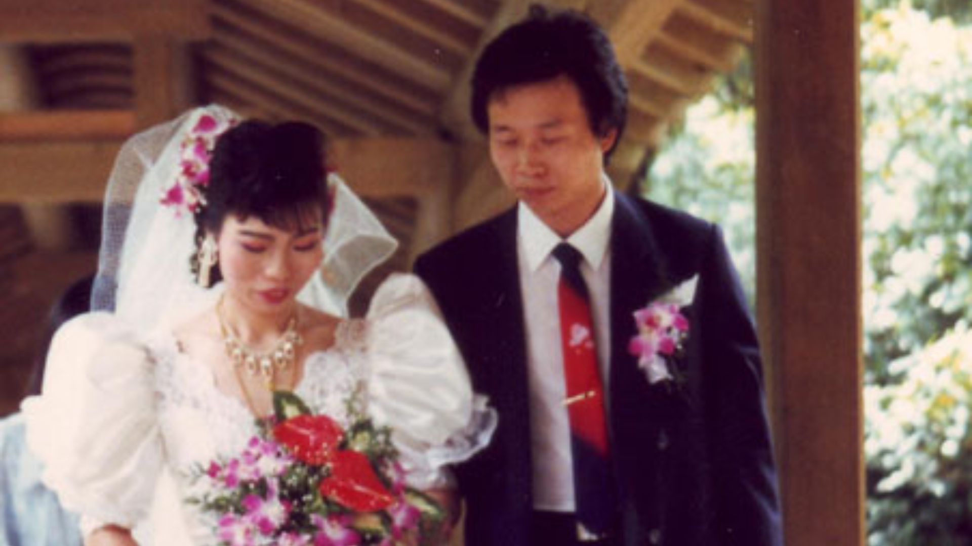 File:Western wedding dress in Taiwan.jpg