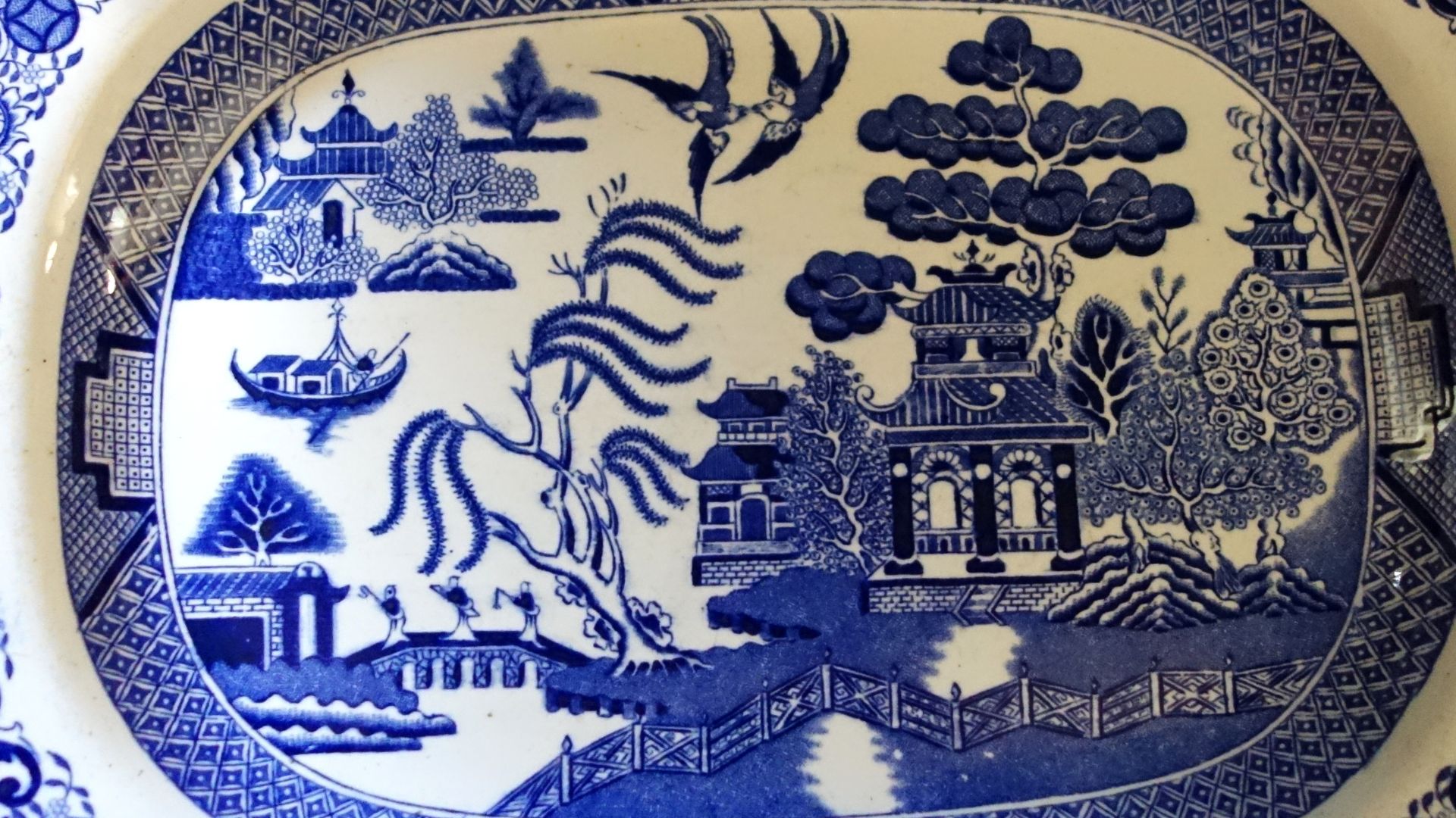 File:Willow ware - Longfellow National Historic Site - DSC04843.JPG