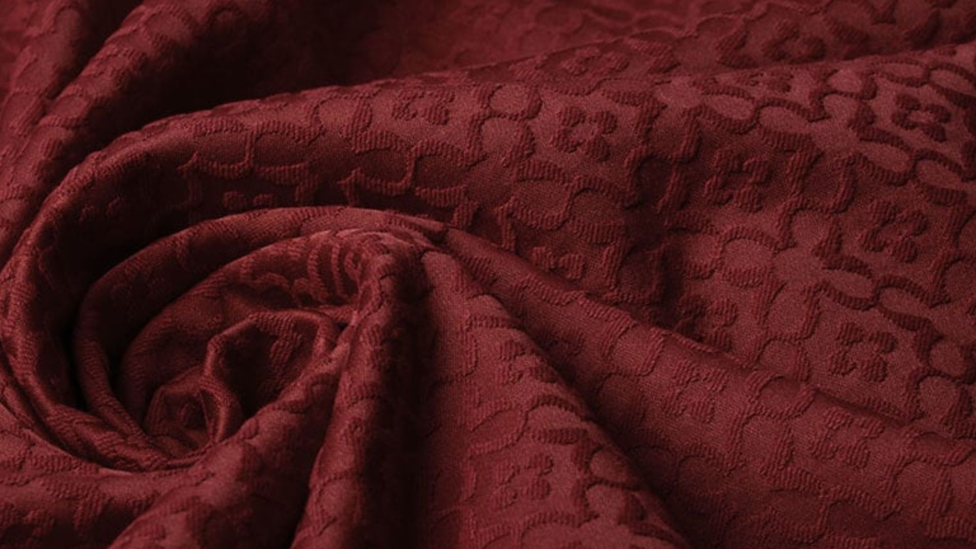 File:Reference - Quatrefoil Jacquard Fabric (Rico Cilliers and colormass via Poly Haven).jpg