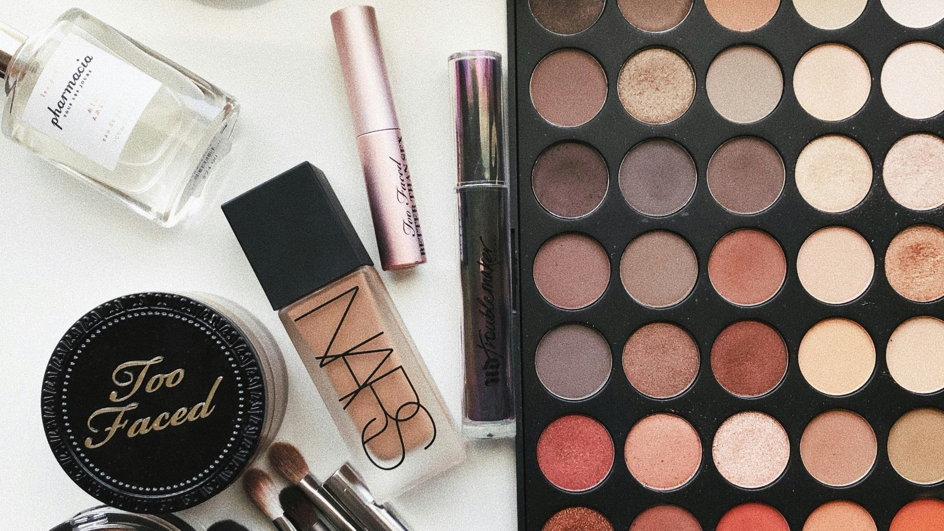 close-up photography of assorted cosmetics