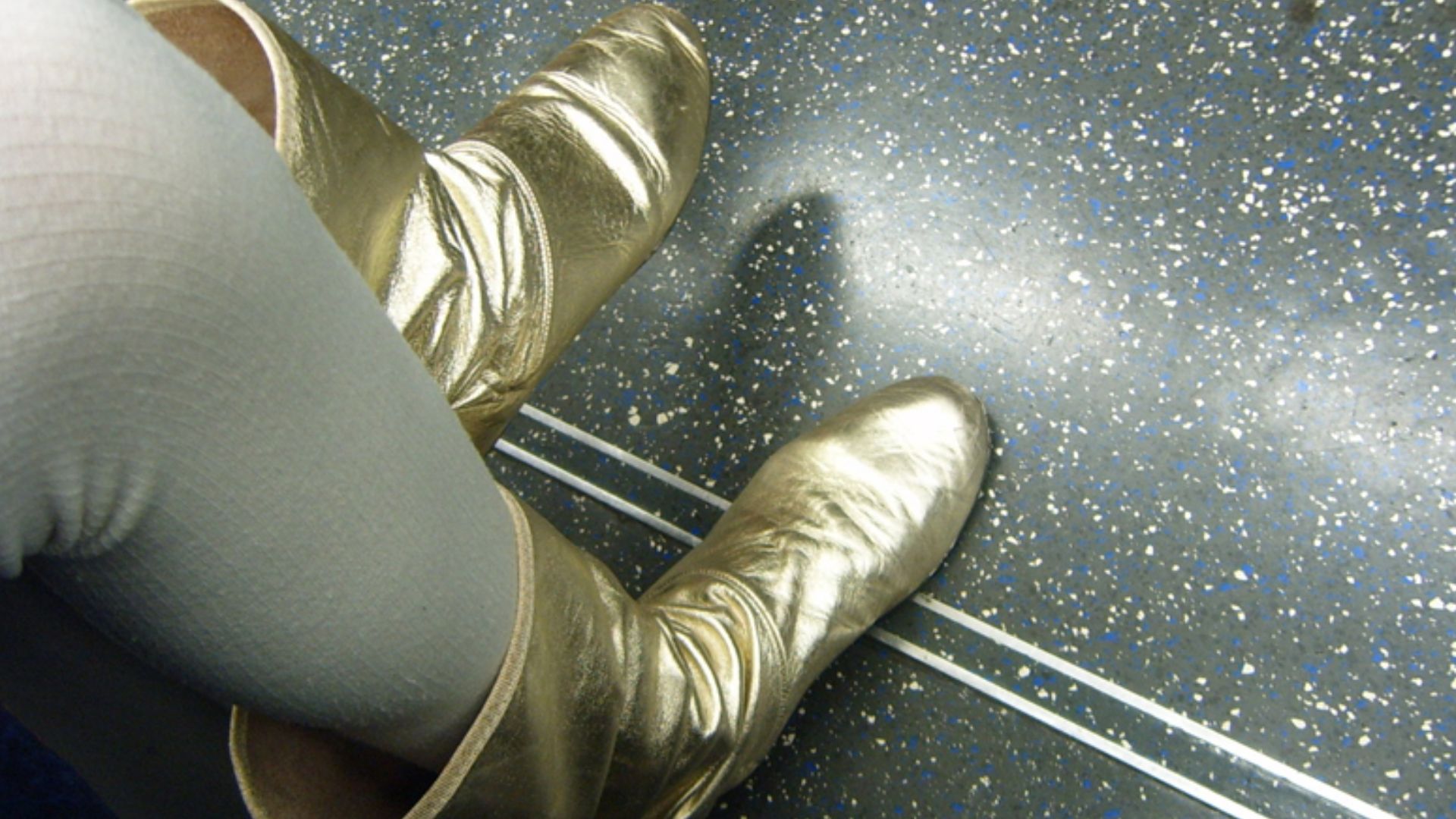 File:Jetson Metallic Boots.jpg