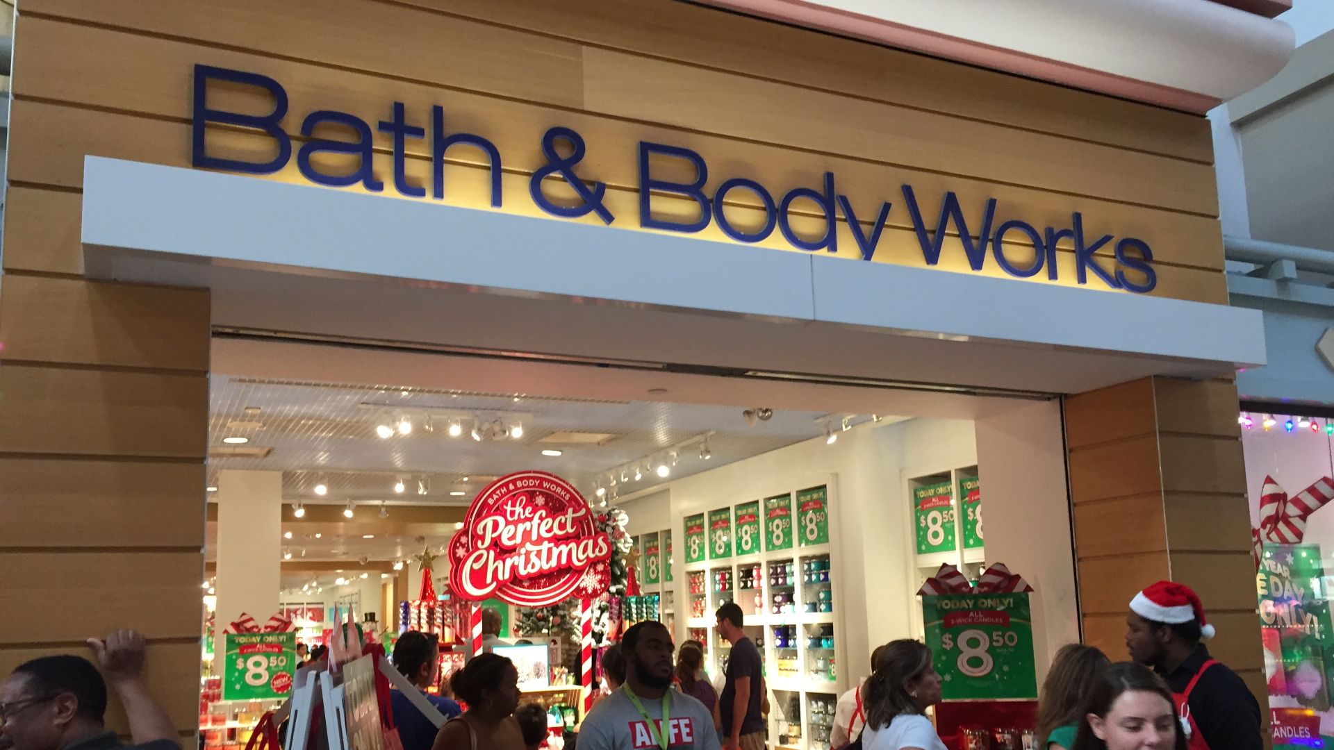 File:Sawgrass mills Florida - Bath and body works 1.jpg