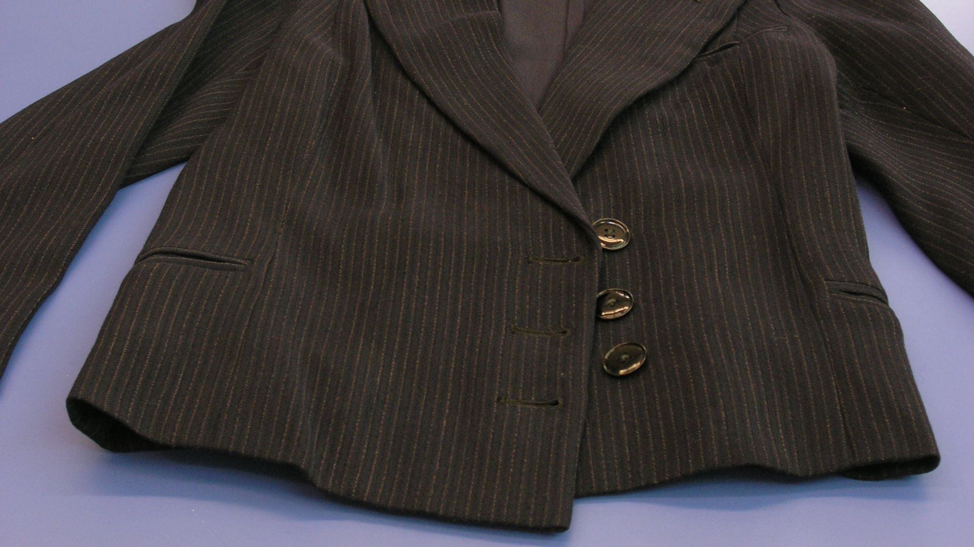 File:Suit, woman's (AM 1996.153.1-2).jpg