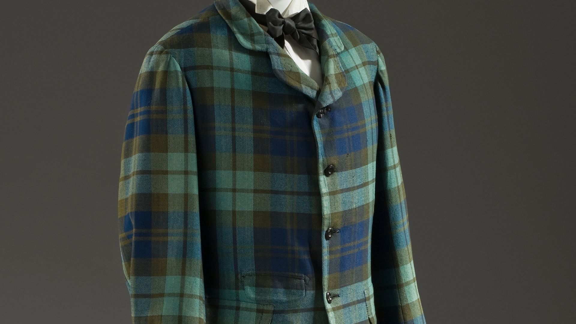 File:Man's two-piece lounge suit 1875-1880.jpg