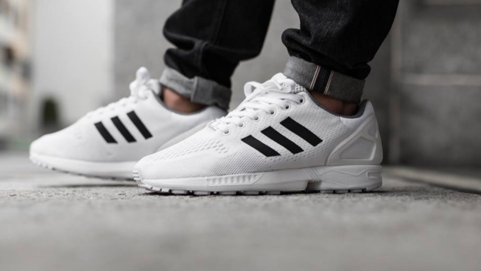 File:Adidas-zx-flux-white-core-black-1.jpg