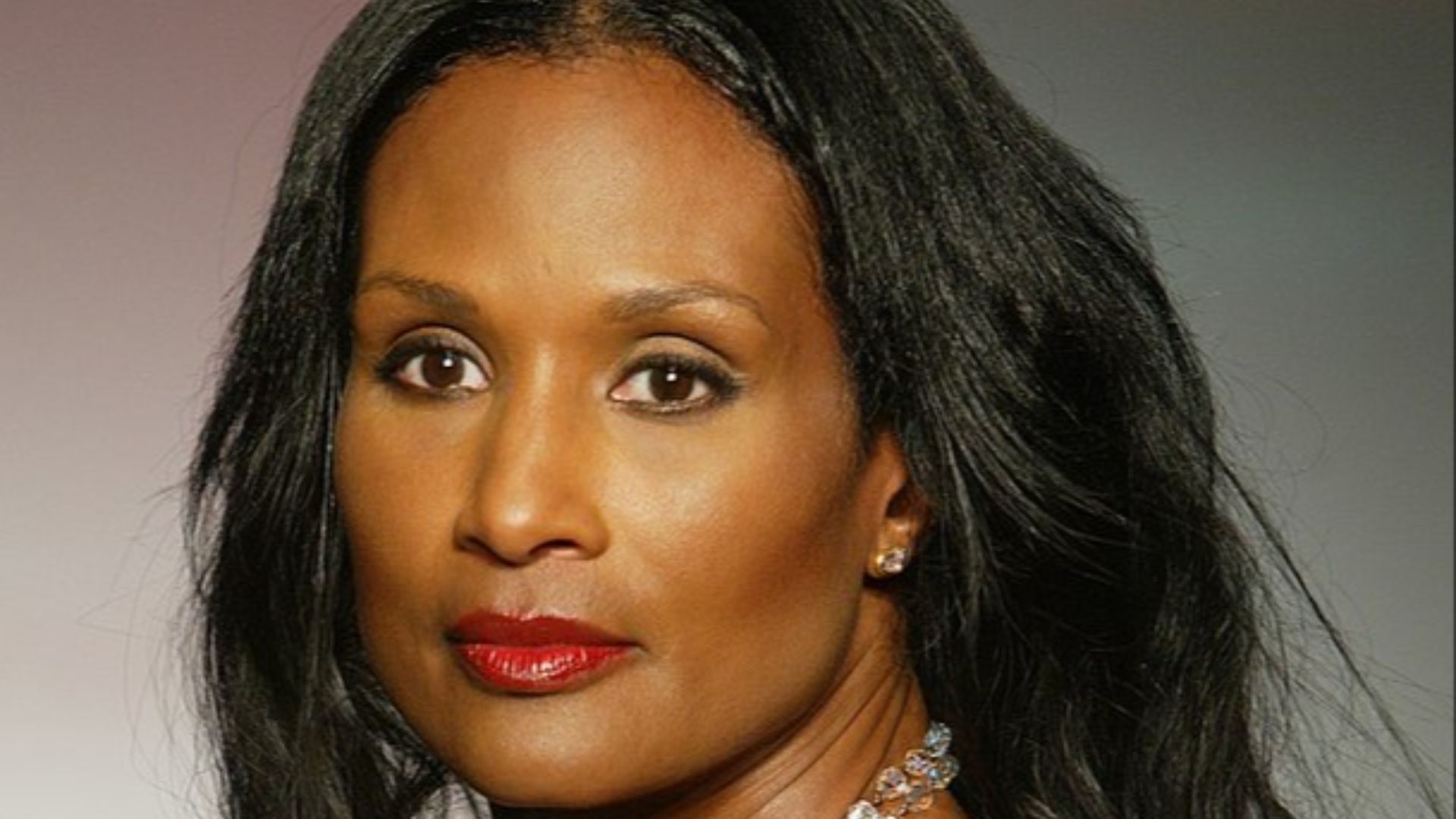 File:2004 Beverly Johnson.jpg