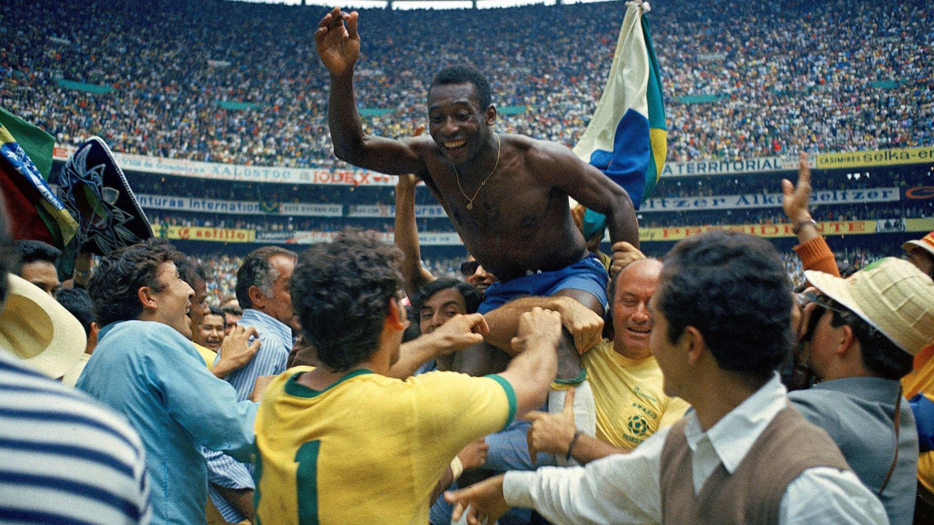 File:Pele celebrating 1970.jpg