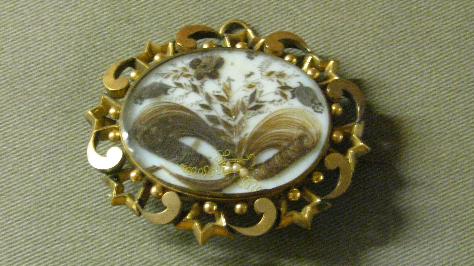 File:WLA nyhistorical Mourning Brooch or Pendant ca 1857.jpg