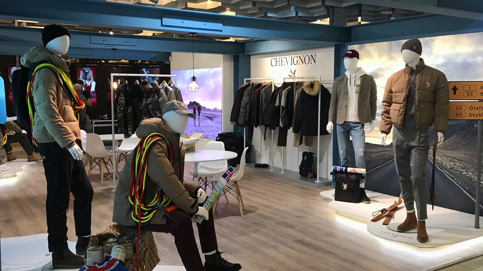 File:Mongeau & Co Chevignon Exhibition Pitti Uomo Firenze Italy.jpg