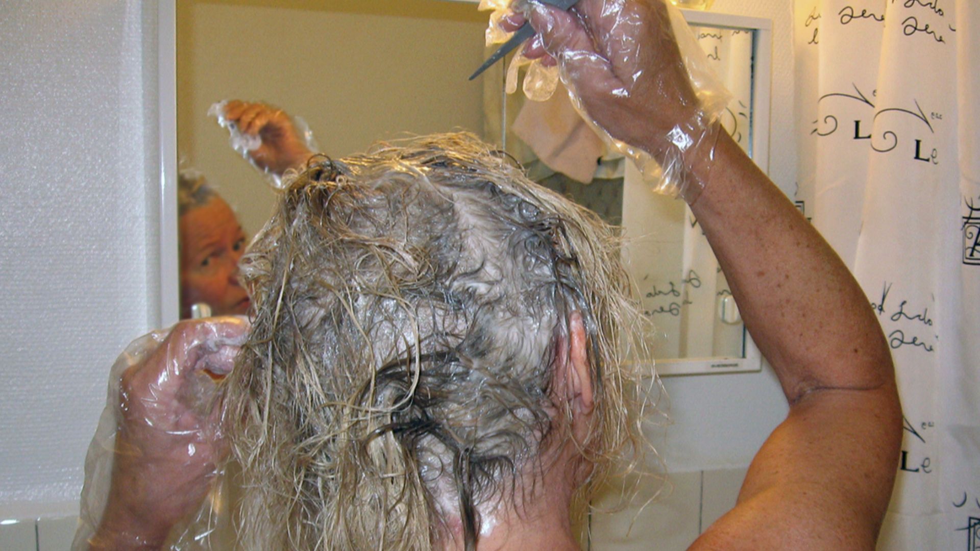 File:Hårfärgning - 2007.jpg