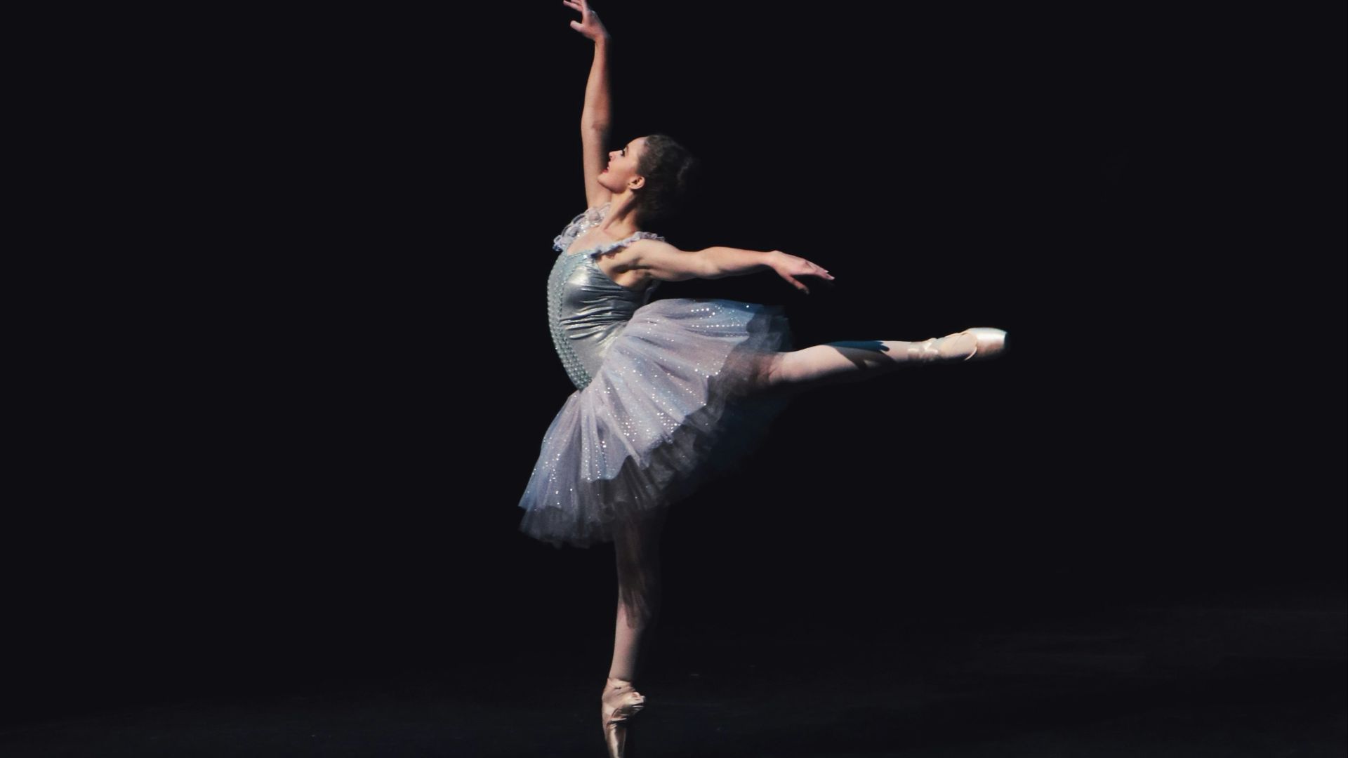 photography of dancing ballerina