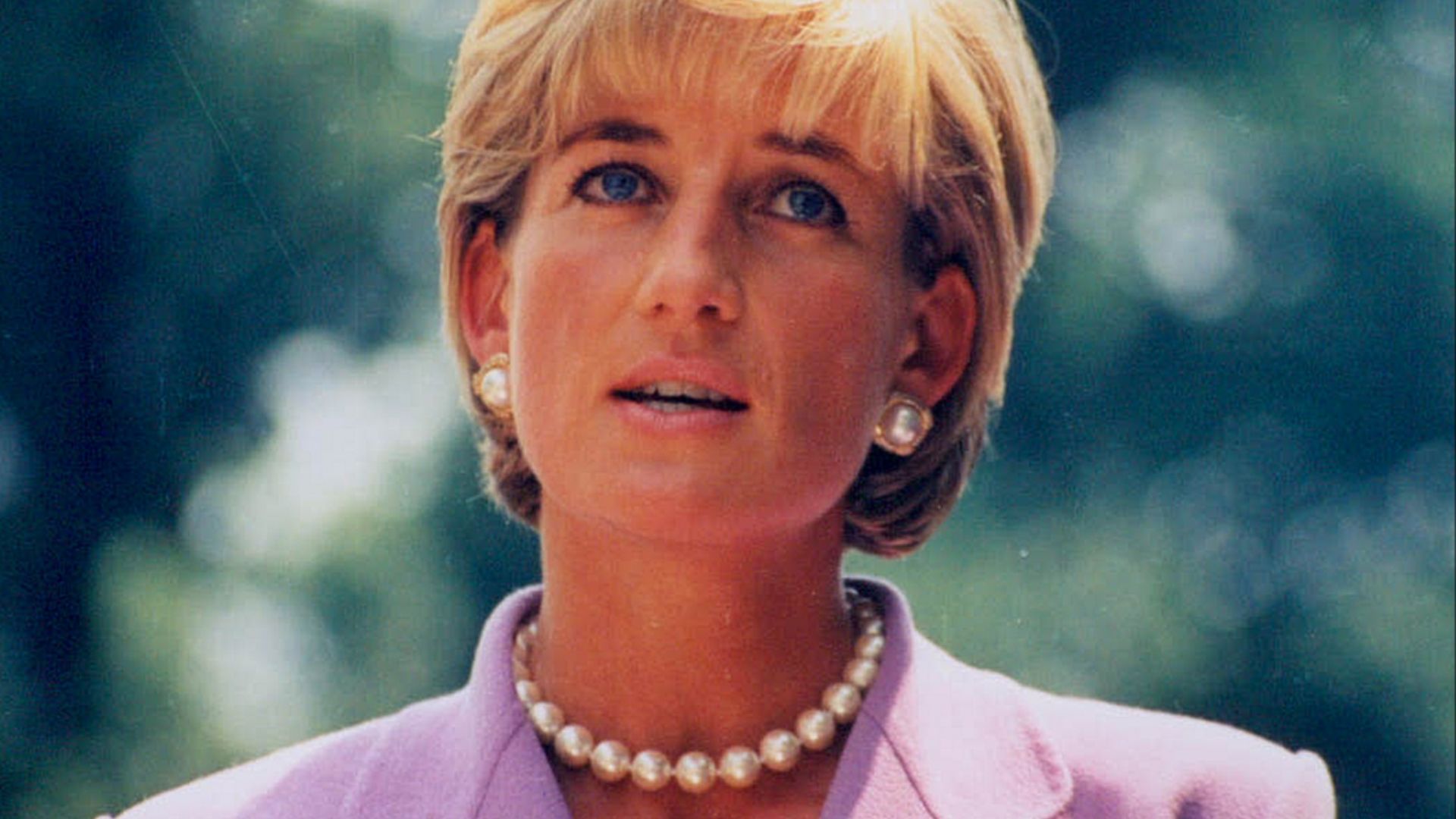 File:Princess Diana (Red Cross) (5139757342).jpg