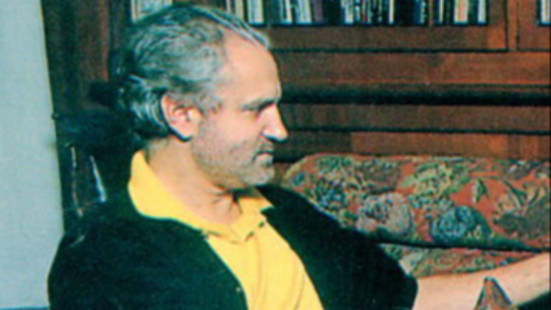 File:Mario Biondi (R) interviews Gianni Versace (cropped).jpg