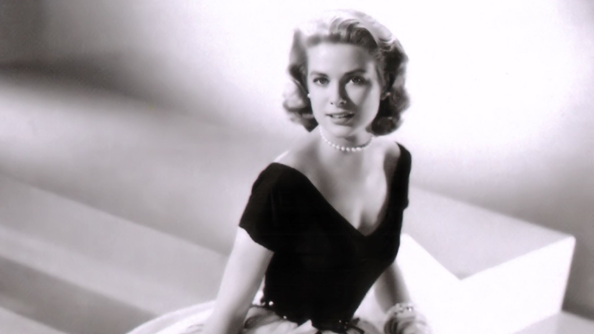 File:Grace Kelly Promotional Photograph Rear Window.jpg