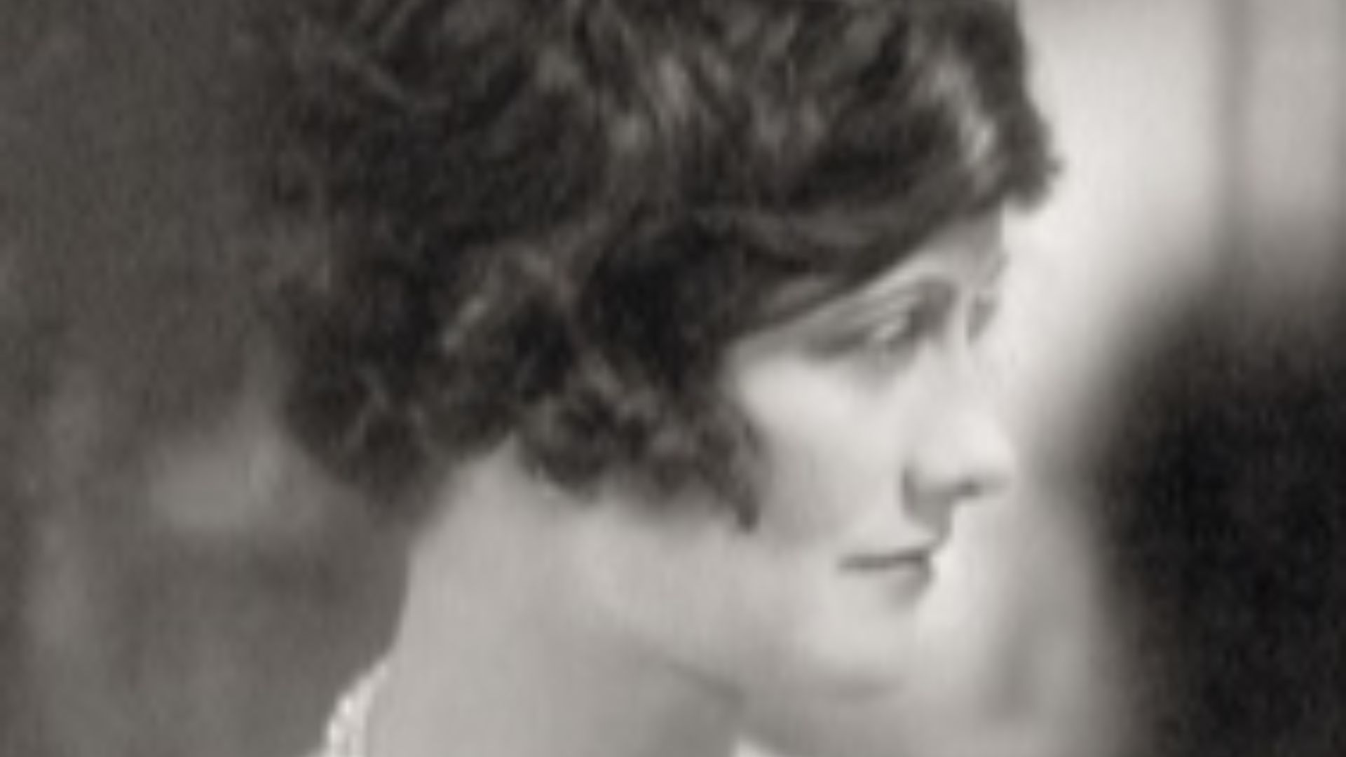 File:Coco Chanel, ca 1920.jpg