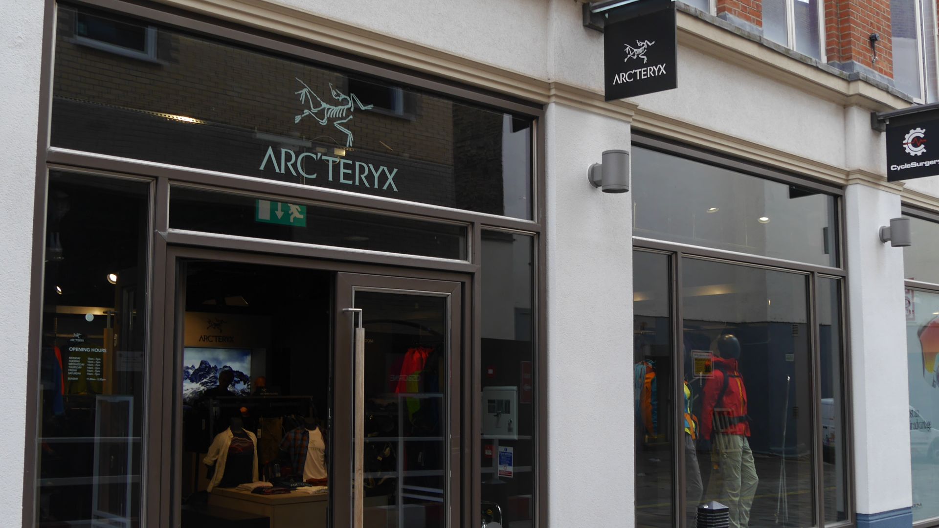File:Arc'teryx, 9 Mercer Street, London 01.jpg
