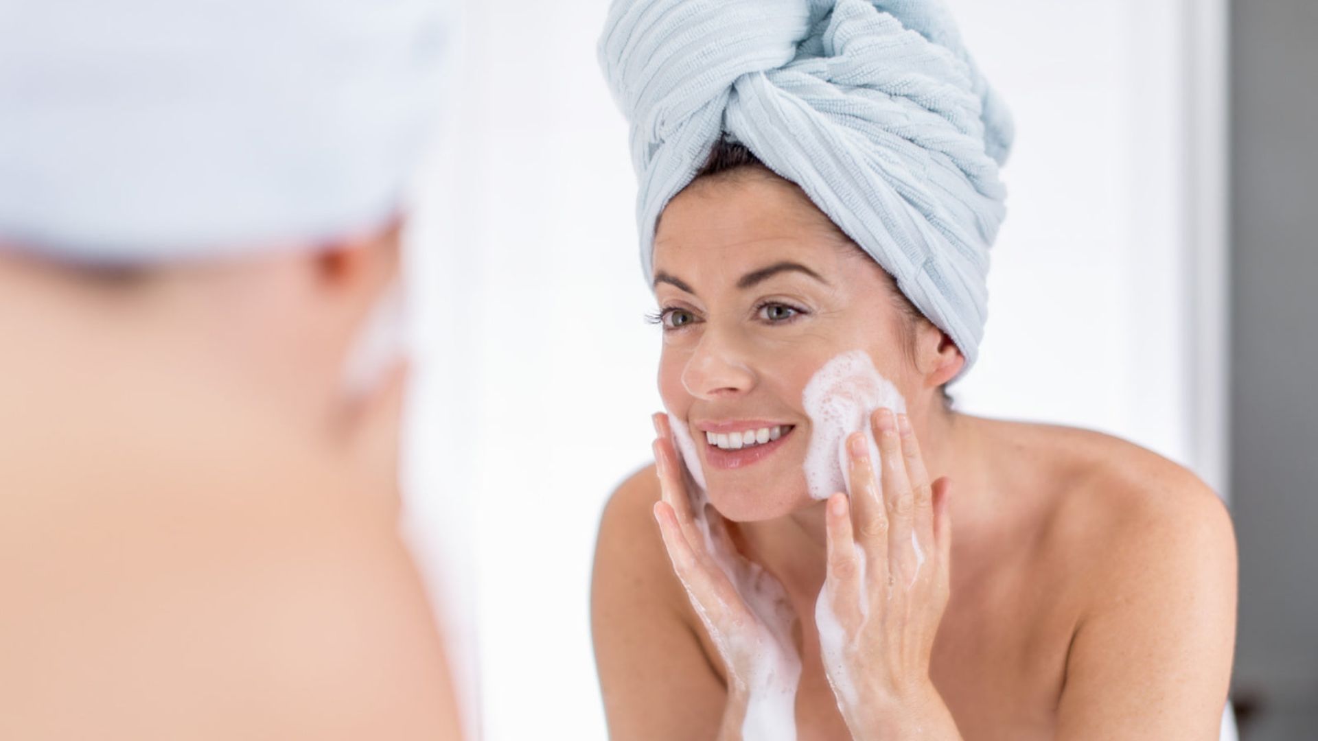 12 Ways to Remove Sunscreen from Your Face, Body, and Clothing ...