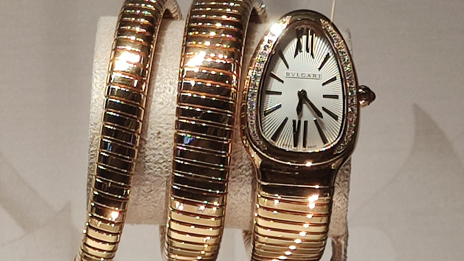 File:HK TST 尖沙咀 Tsim Sha Tsui 廣東道 Canton Road shop Bulgari Jewellery October 2022 Px3 04.jpg