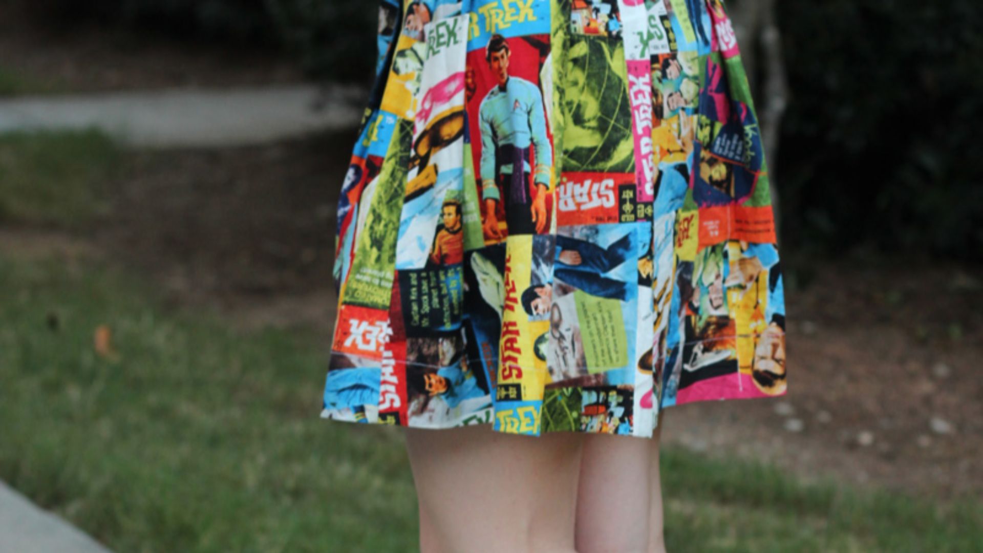 File:Pleated Star Trek Print Skirt with Cobalt Blue Flats (21773506116).jpg