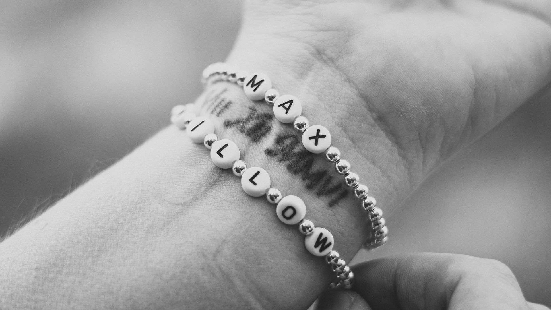 silver chain link bracelet